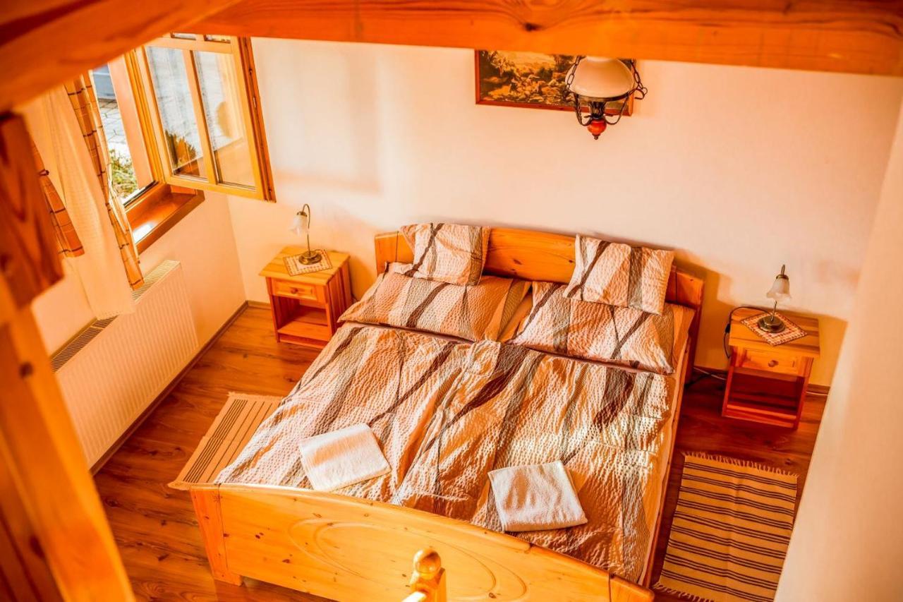 Nosztalgia Vendeghaz Hotel ซาลาแอแกร์แซค ภายนอก รูปภาพ